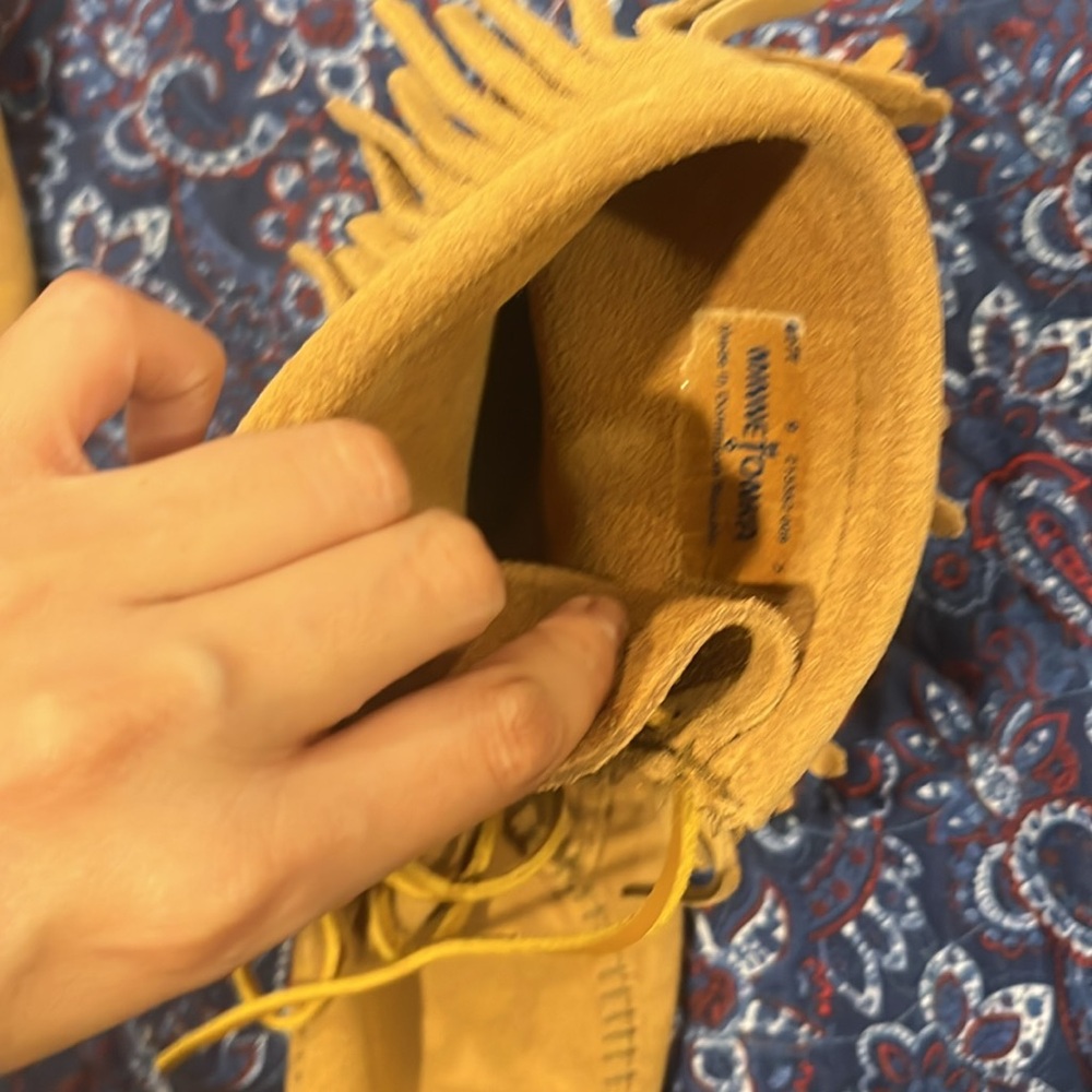 Minnetonka boots - Picture 3 of 10